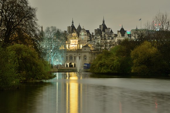 896-horse-guards-building-from-st-jamess-park-in-london